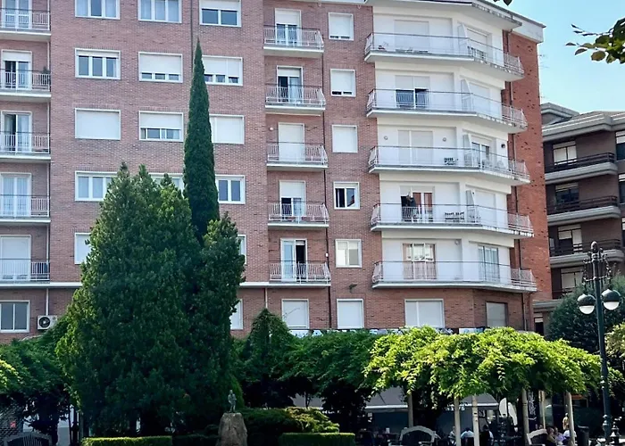 Pequeneces * Torrelavega